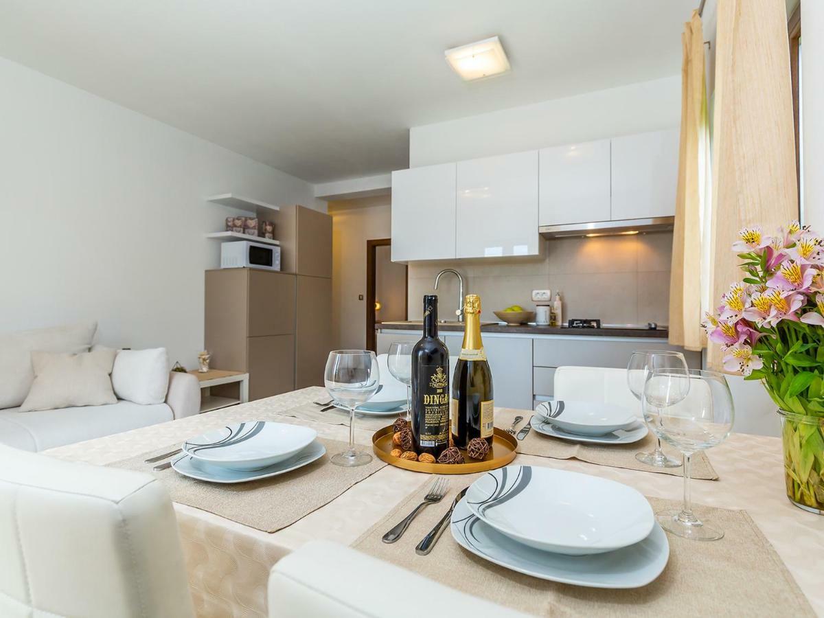 Apartments Gioia Пореч Экстерьер фото